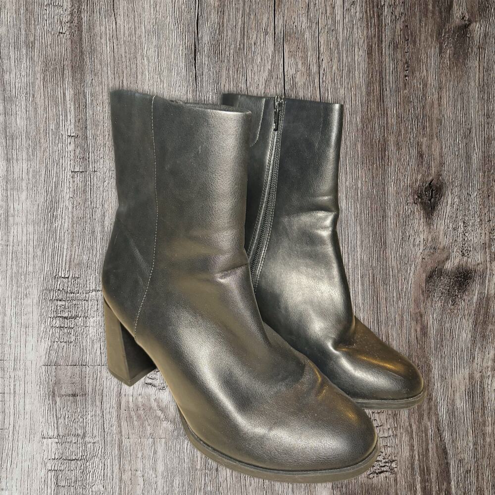 A‎ New Day black women’s boots with chunky heels size 8